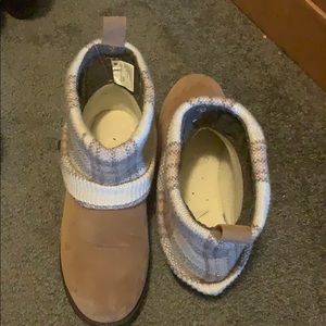 Mukluks booties-Size 8